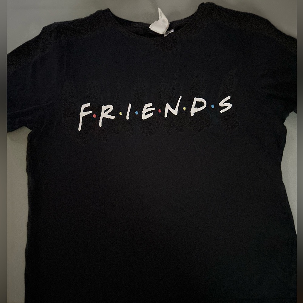 “FRIENDS” Show Authentic H&M & WB 2-Sided Collaboration Graphic Tee (MEDIUM)